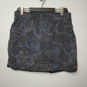 Columbia women grey floral pull on wicking hiking outdoor golf skort in size L